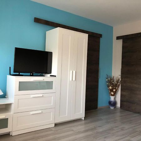 Happy Bunnies Apartman I - Gunarasfuerdo Dombovar Exterior photo