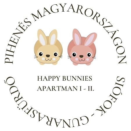 Happy Bunnies Apartman I - Gunarasfuerdo Dombovar Exterior photo