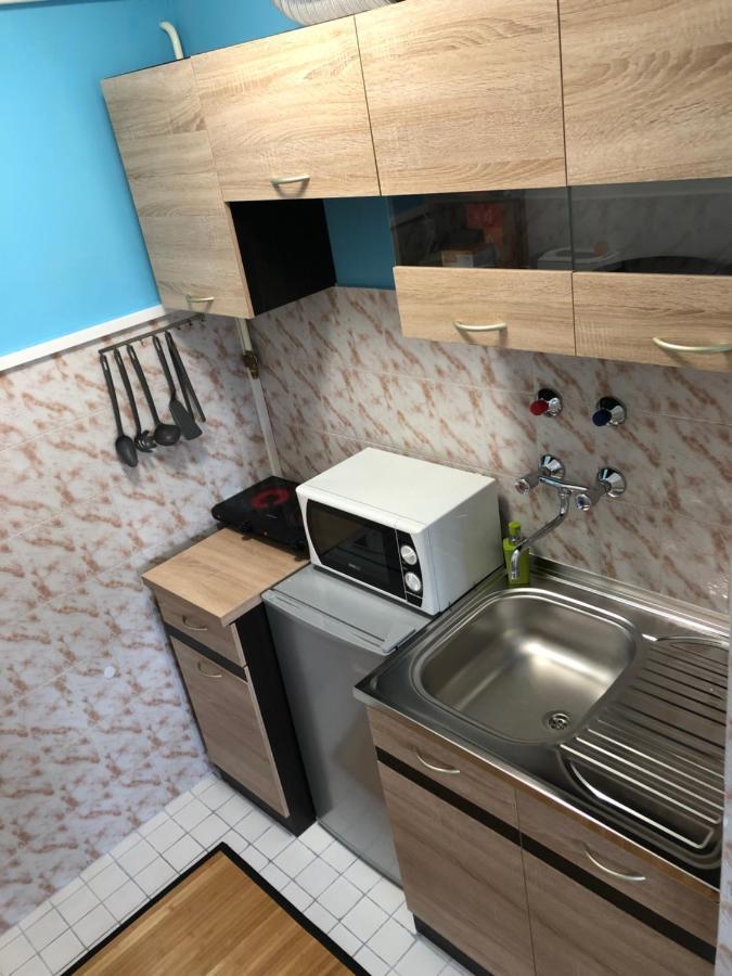 Happy Bunnies Apartman I - Gunarasfuerdo Dombovar Exterior photo